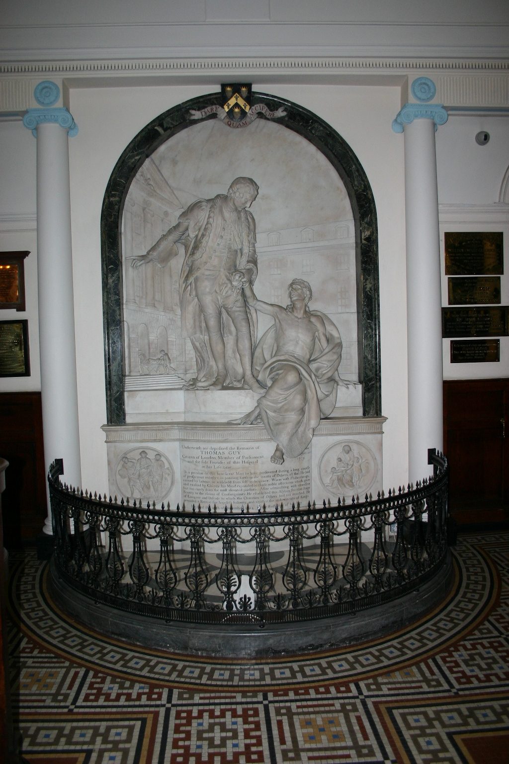 Thomas Guy's funeral monument, Guy's chapel, Guy's Hospital, London - 01.JPG